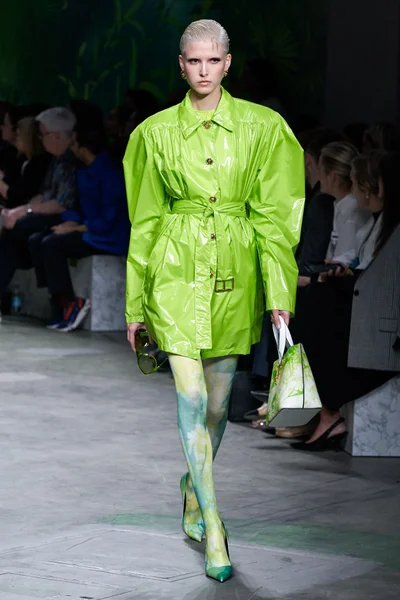 Look 27